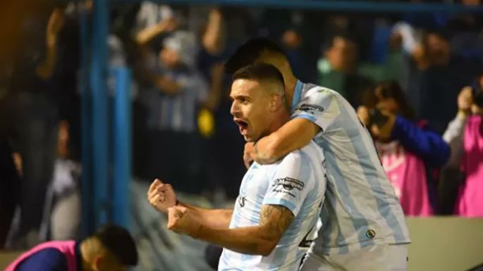 Atlético Tucumán sigue muy firme en la punta