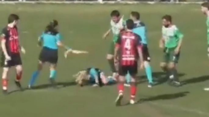 Detienen a jugador por golpear a árbitra en un partido 