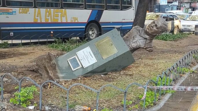Córdoba capital: la rotura de un caño de agua provocó la caída de un busto