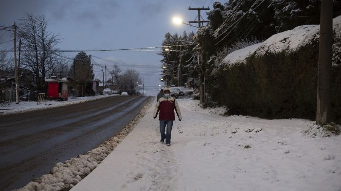 Continúan las intensas nevadas en Bariloche