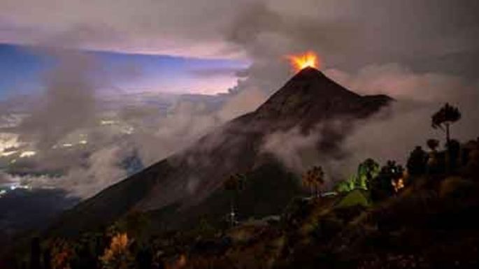 Gran actividad explosiva del Volcán de Fuego