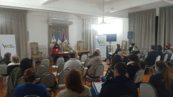 El municipio se reunió con geriátricos locales por la normativa vigente