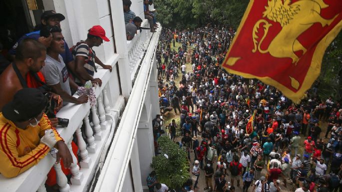 Manifestantes tomaron la residencia del presidente de Sri Lanka para exigir su renuncia