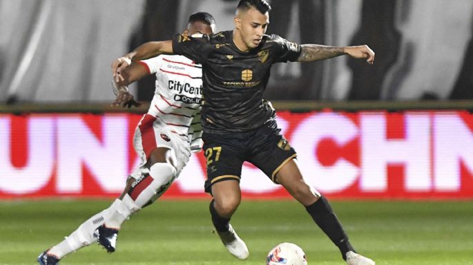 Newell's empató con Platense y quedó solo arriba