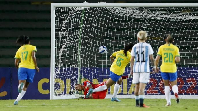 Argentina fue goleada por Brasil en su debut en la Copa América Femenina