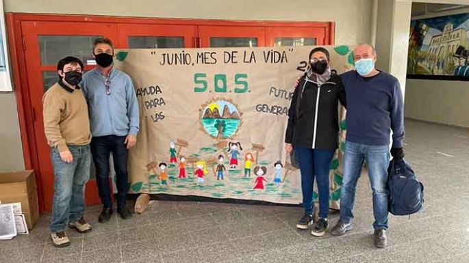 El SOS del IPET A. Juárez, por el planeta