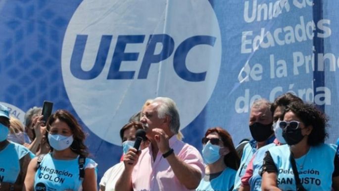 Docentes analizan propuesta salarial