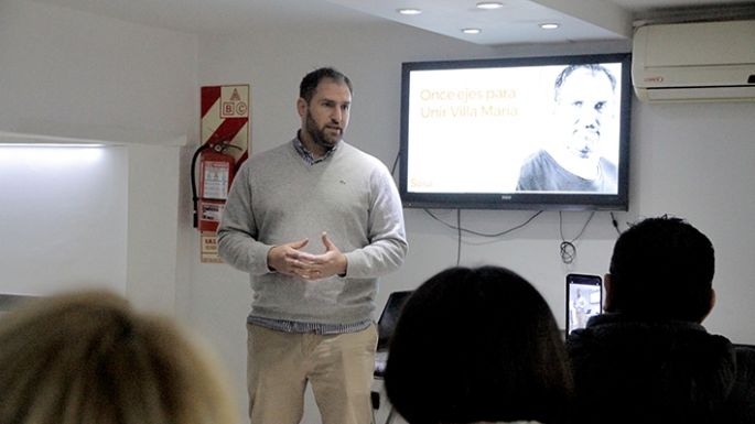Manu Sosa presentó 45 propuestas para la ciudad, en 11 ejes