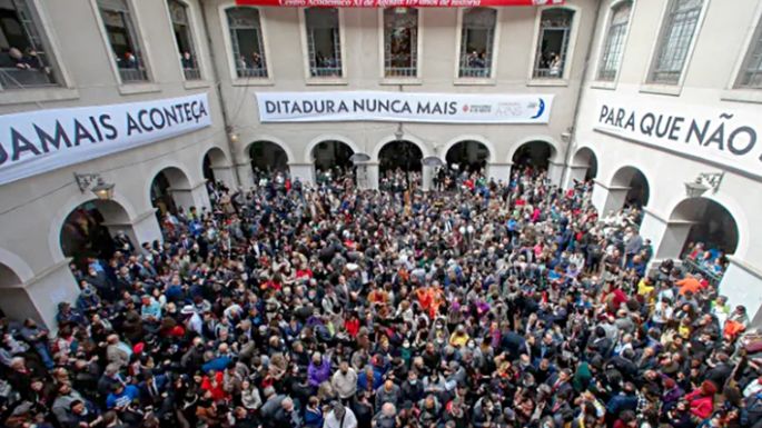 Multitudinaria defensa del sistema electoral