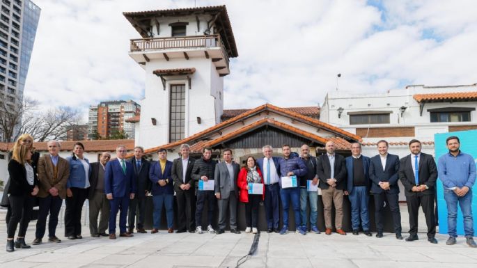 Gill acompañó al presidente en la entrega de la pensión no contributiva Nº 200.000