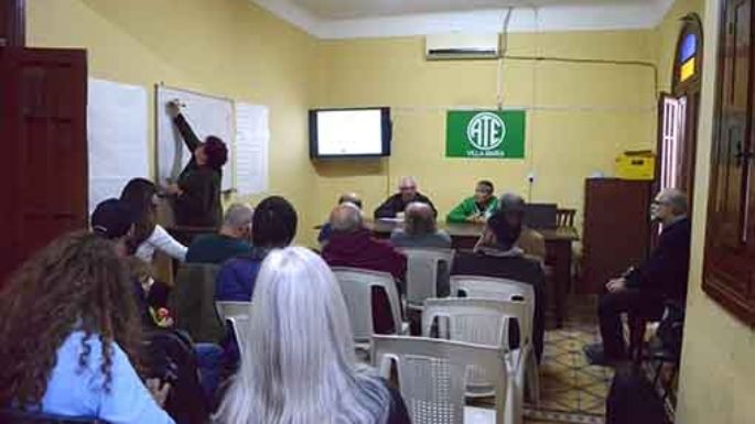 Contra políticas “que se presentan como exitosas”, pero son “dañinas”