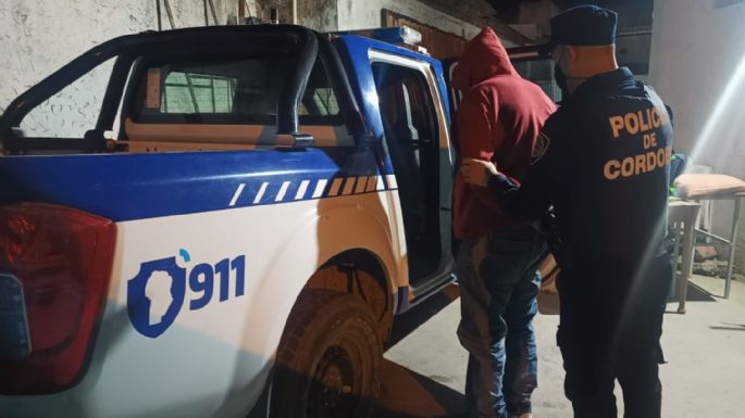 Detuvieron a un hombre de 70 por golpear en el rostro a uno de 56