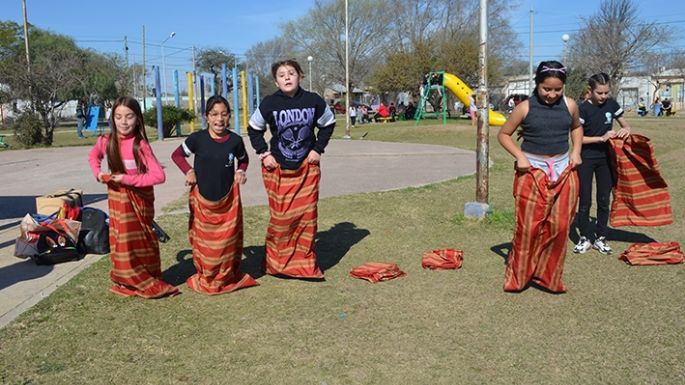 Con circo, música y juegos, niños y niñas festejaron su día