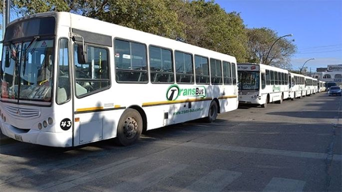 Vuelven a circular los colectivos en barrios Botta y Avellaneda