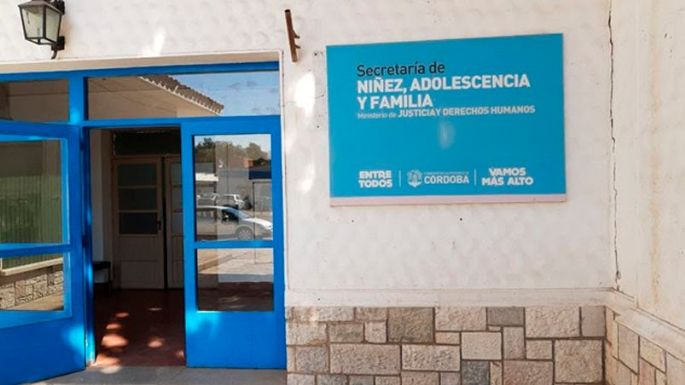 Bebés, niñas, niños y adolescentes buscan quien los cuide