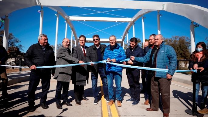 Bell Ville: Schiaretti inauguró un puente urbano y otro sobre la ruta 3