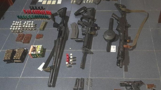 Secuestraron cinco armas y municiones