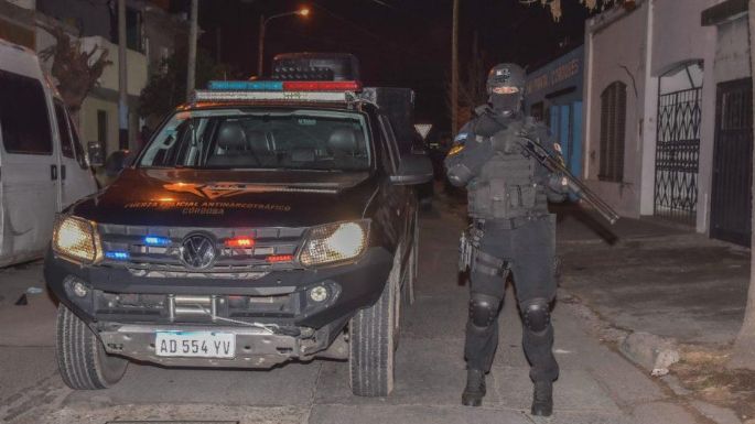 Cerraron un punto de venta de drogas y detuvieron a una mujer