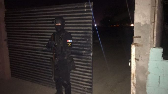 Obligaba a su hijo menor a vender drogas y amenazaba a los vecinos para que no lo denunciaran
