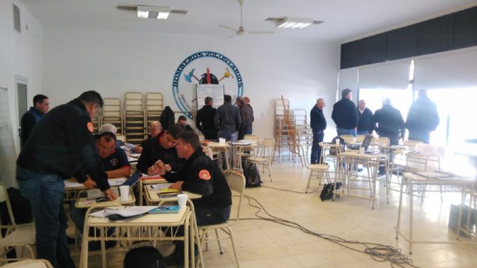 Bomberos realizan un curso de coordinación de operaciones en grandes emergencias