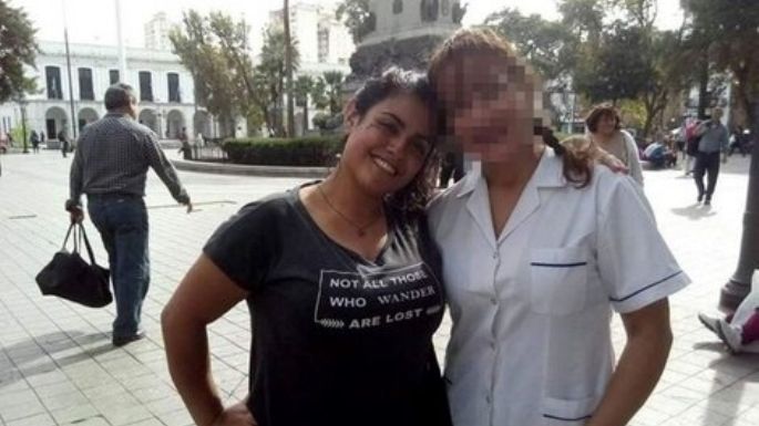 La madre de la enfermera detenida dijo que su hija "no tiene nada que ver"