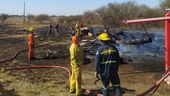 Dos familias evacuadas y un bombero hospitalizado