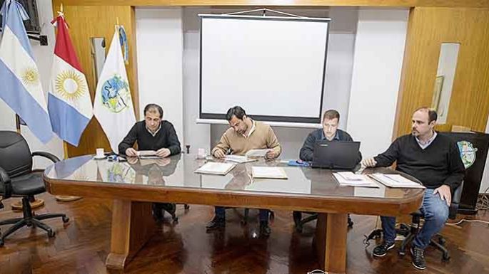 Cuatro oferentes
