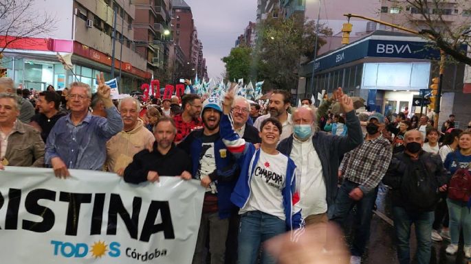 Masivas movilizaciones en varios puntos del país en apoyo a Cristina Kirchner