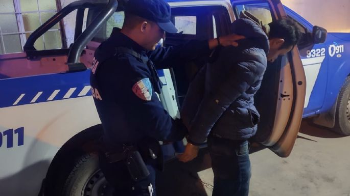 Intentaban robar la rueda de un acoplado cisterna pero fueron descubiertos