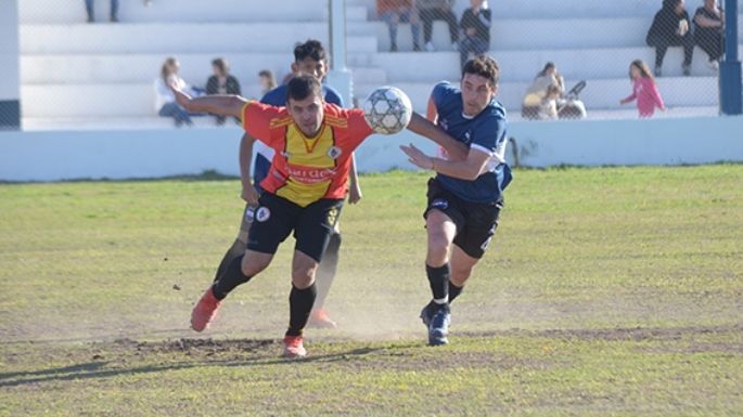 Universitario manda en soledad, Unión Social también es líder y se alejó Atlético Ticino