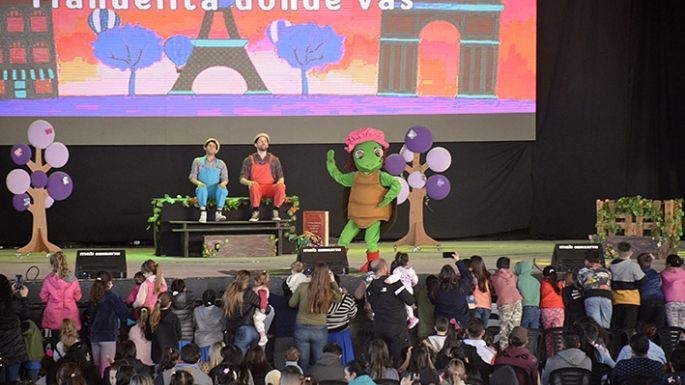 Los clásicos de Walsh pusieron  a los peques a cantar en el Anfi