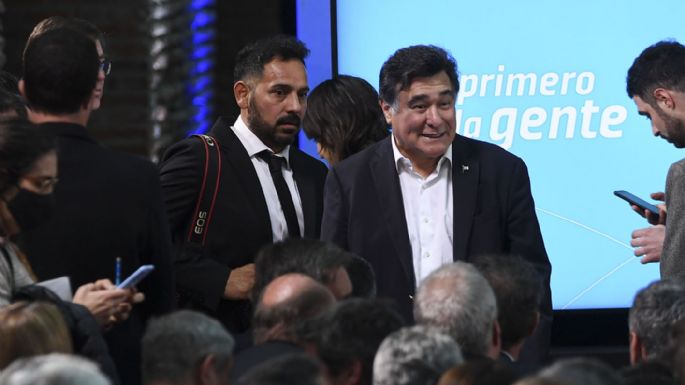 Fuerte presencia de dirigentes oficialistas, sindicales y empresarios en la asunción de Massa