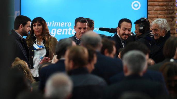 Fuerte presencia de dirigentes oficialistas, sindicales y empresarios en la asunción de Massa