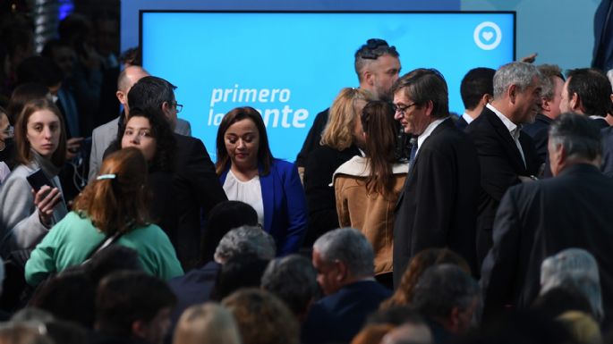Fuerte presencia de dirigentes oficialistas, sindicales y empresarios en la asunción de Massa