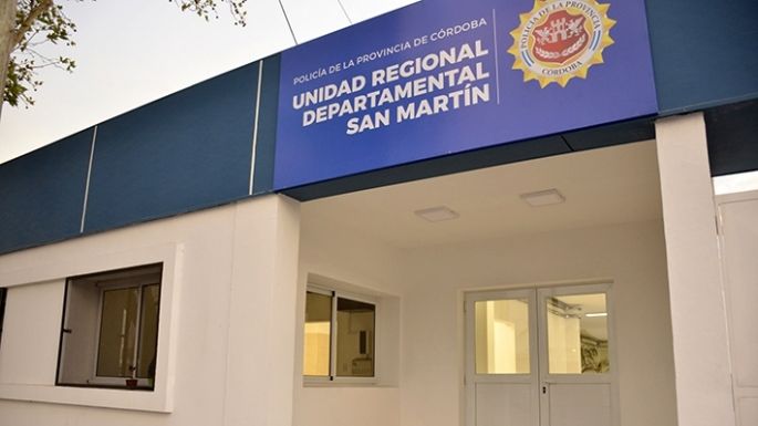 Detuvieron a una mujer policía