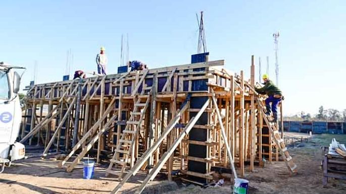 Comenzó el hormigonado del nuevo Cuartel