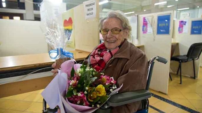 A los 101 años, Adelina tuvo su DNI