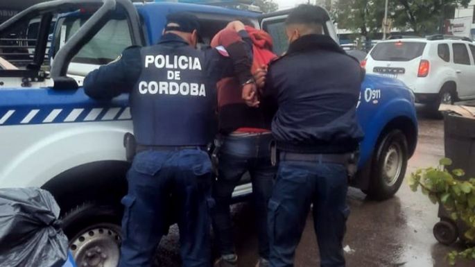 Detuvieron a un hombre por intentar robar y por amenazar a una empleada