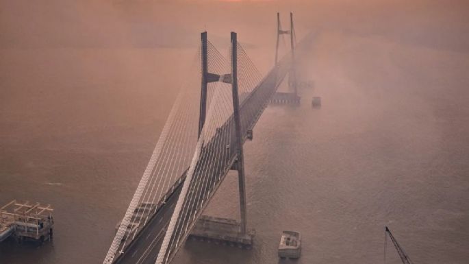 Tragedia ambiental en Rosario: piden a la población no salir para evitar respirar el humo