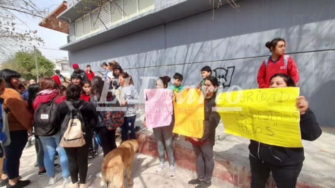 Padres del IPET 322 piden acciones por problemas de conducta de alumnos y mejoras edilicias