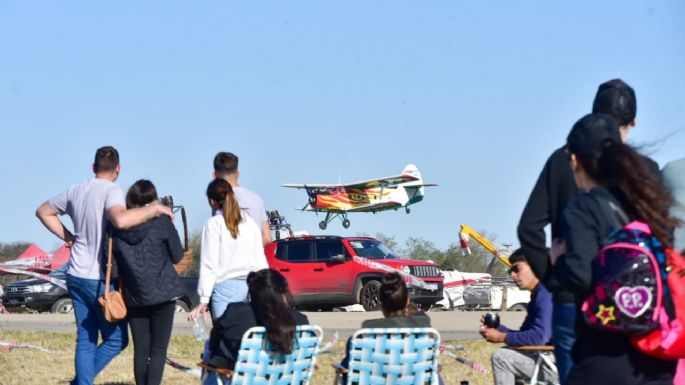 Continúa el Festival Aéreo con gran concurrencia