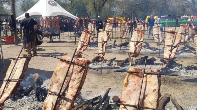 [FOTOS] Inició el Campeonato Nacional de Asadores a la Estaca