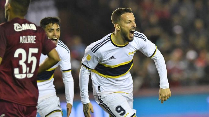 Boca llegó a la punta con otro gol de Benedetto