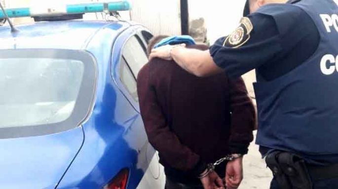 Agredió a los policías