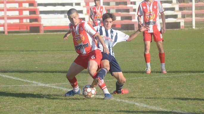 Los pibes de Alumni clasificaron a los cuartos de final