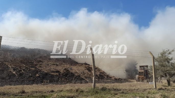 La gran pared de humo se siente en la ciudad y reduce la visibilidad en la ruta 2