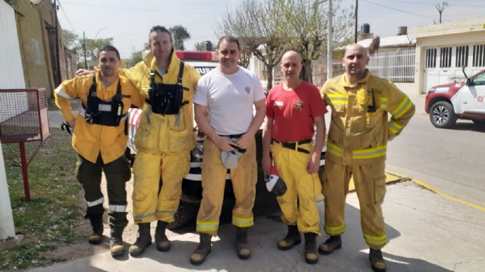 Bomberos de Villa Nueva viajan a Mina Clavero para combatir los incendios
