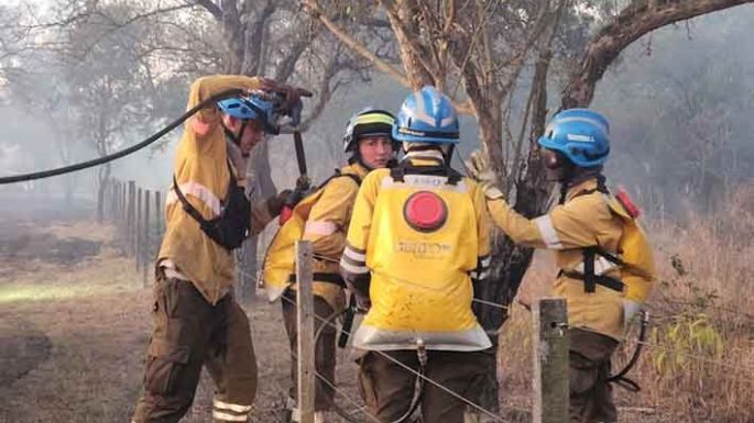 No consiguen controlar el fuego