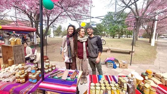 Buenas ventas, mucha variedad, y buena onda en el festejo