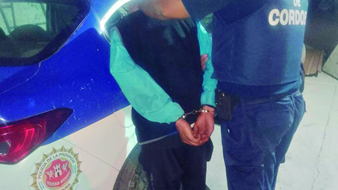 Un vecino les frustró el robo y uno fue detenido